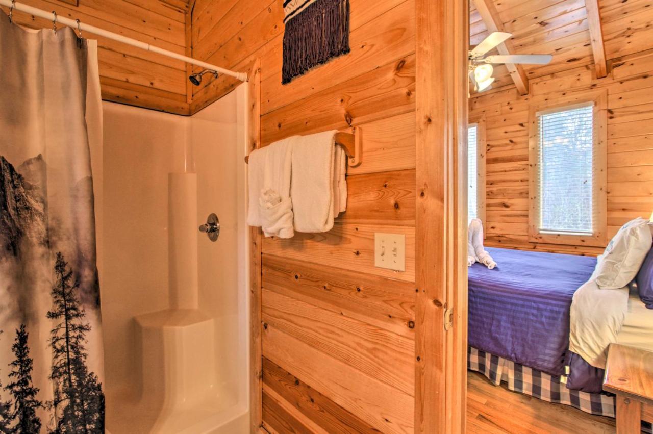 Romantic Cabin With Hot Tub In Pigeon Forge! Εξωτερικό φωτογραφία