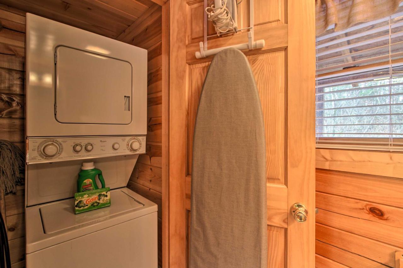 Romantic Cabin With Hot Tub In Pigeon Forge! Εξωτερικό φωτογραφία