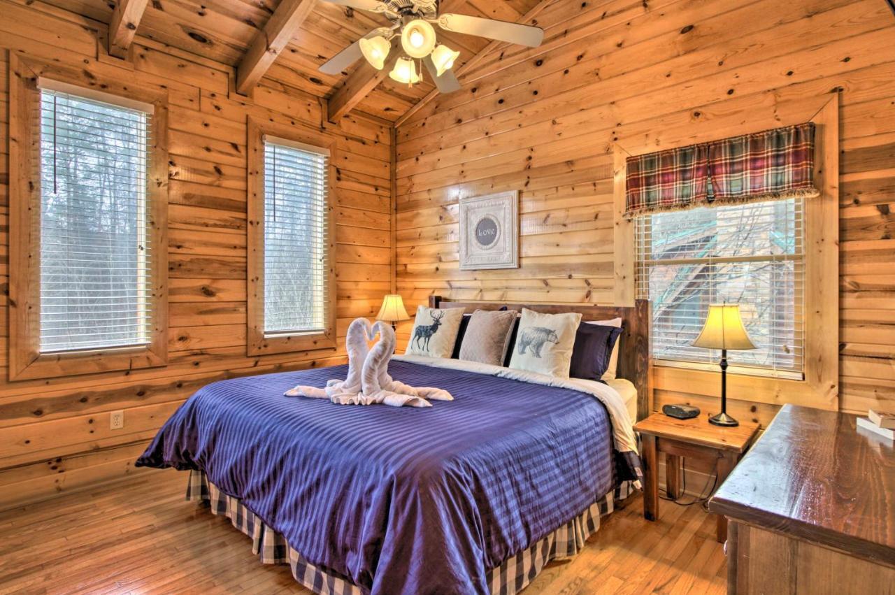 Romantic Cabin With Hot Tub In Pigeon Forge! Εξωτερικό φωτογραφία